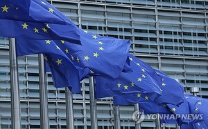 EU, 대미 관세 보복조치 6개월 유예…"무역합의 따른 것"