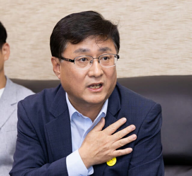 김성환 환경부 장관 "전기차 보조금 승용 기준 점유율 30% 될 때까지 지...